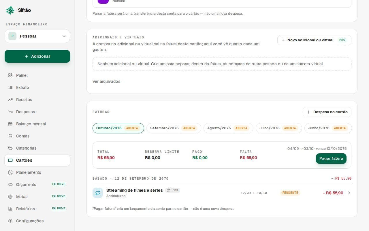 Tela de um cartão com a seção de adicionais e virtuais e as faturas por mês, com total, pago e falta